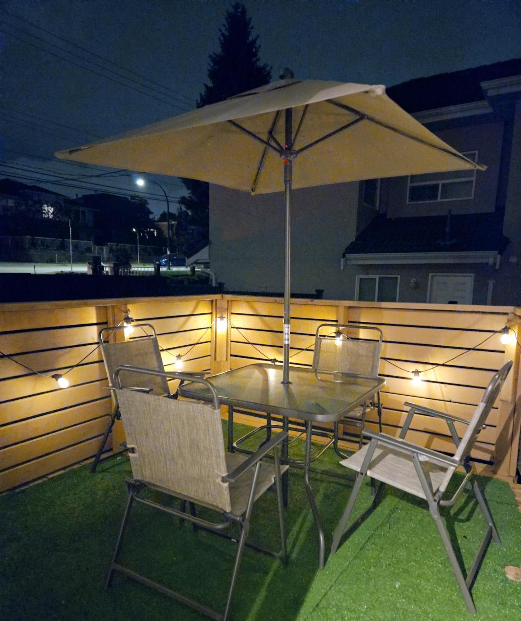 Cozy Stylish Black & White Design Room In The Heart Of Vancouver! Private Parking, Self Check-In & Just 4 Mins To Metrotown! Kültér fotó